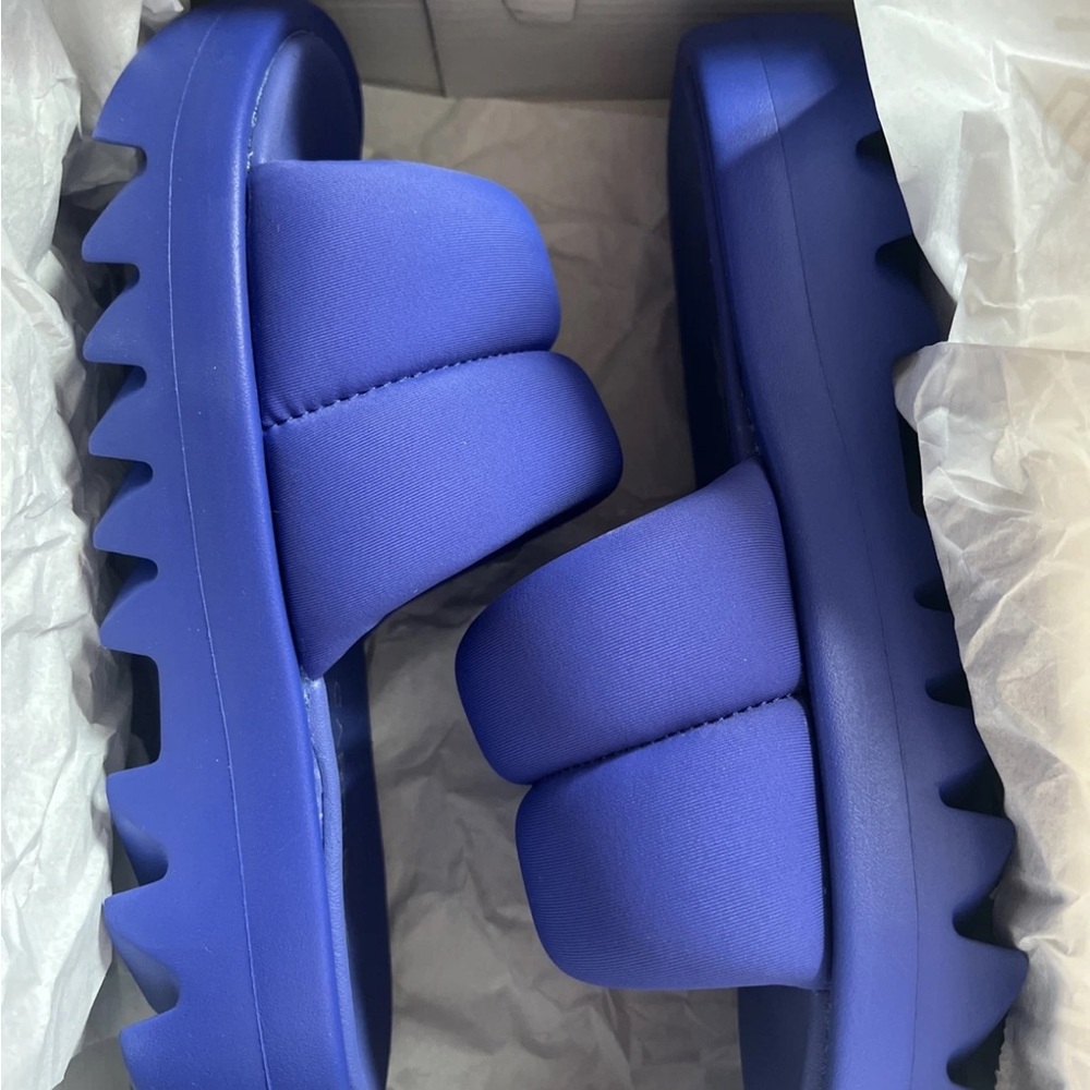 Reebok Cardi B Slippers in Royal Blue!!!